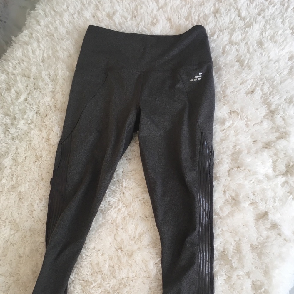 Black yoga pants
